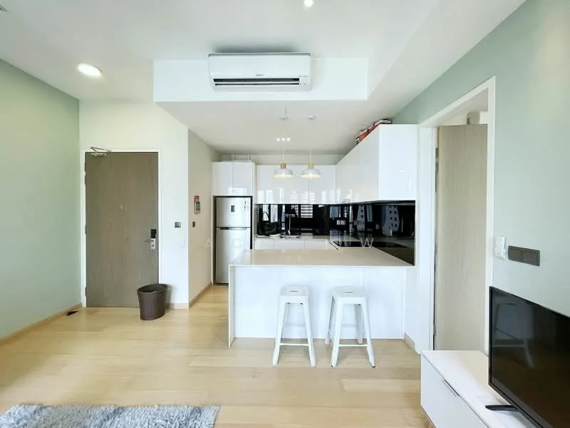 Kitchen features: white cabinetry, black countertop, stainless-steel fridge, built-in oven, 4-burner gas hob, chrome pull-down faucet, single-bowl stainless-steel sink, pendant lighting, bar stools, wall-mounted split AC, light wood flooring, black backsplash, open layout, recessed downlights; style: modern.