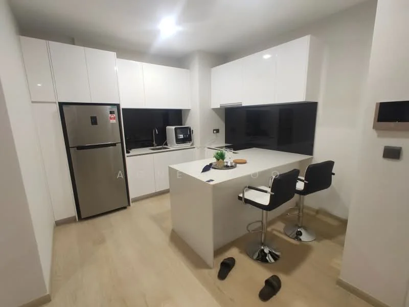 Kitchen features: white flat-panel cabinets, stainless-steel fridge, built-in microwave, white quartz countertop, black glass backsplash, bar stools, single-bowl stainless-steel sink, chrome pull-down faucet, recessed downlights, wood-look laminate flooring; style: modern.