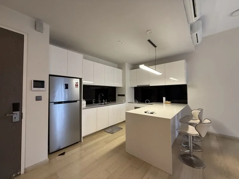 Kitchen features: white flat-panel cabinets, black countertop, stainless-steel fridge, built-in oven, 4-burner gas hob, single-bowl stainless-steel sink, chrome pull-down faucet, pendant light, 2 bar stools, recessed downlights, wall-mounted split AC; style: modern.