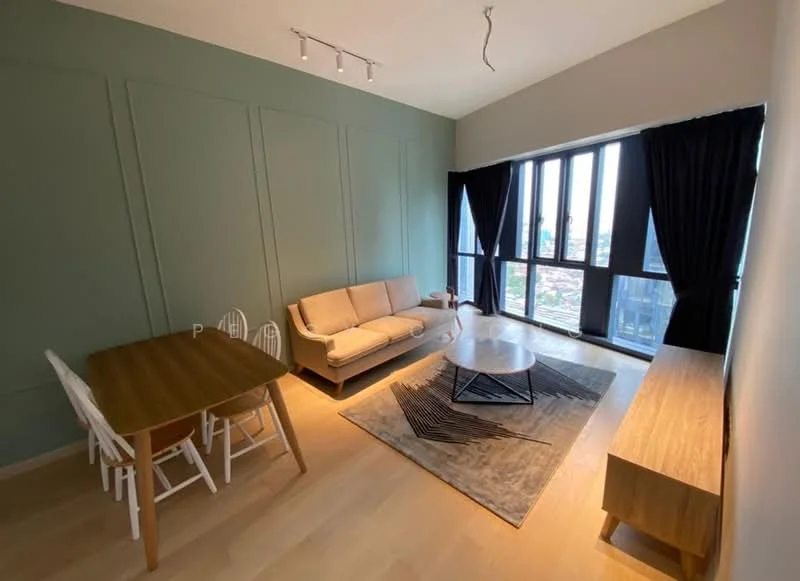 Living features: light wood flooring, green accent wall, floor-to-ceiling windows, blackout curtains, 3-seater fabric sofa in beige, coffee table, area rug with geometric pattern, wooden TV console, dining table with white chairs; style: modern; view: city.