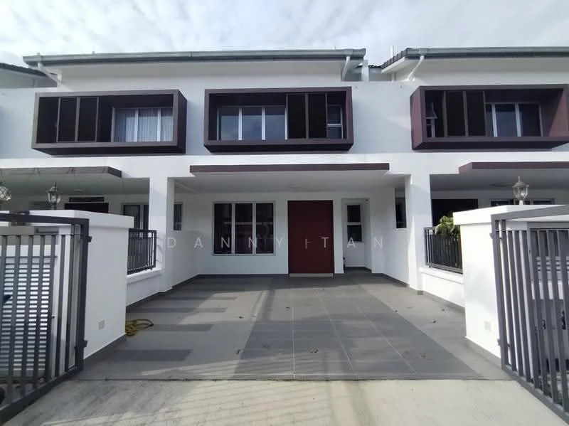 Exterior type: linked terrace house; features: white painted facade, dark red accent panels, sliding windows with black frames, covered porch area, grey tiled flooring, metal railing, outdoor lighting fixtures, manicured landscaping, two-storey structure, front entrance door; style: modern.
