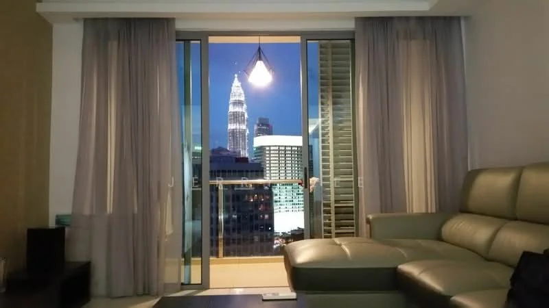 Living features: floor-to-ceiling windows, sliding glass door, sheer curtains, chandelier, leather sectional sofa in light grey, coffee table, decorative wall, city skyline view; style: modern; view: city.