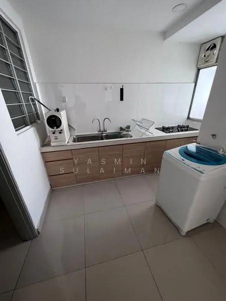 Kitchen features: single-bowl stainless-steel sink, chrome pull-down faucet, kitchen cabinetry in light wood, ceramic tile flooring, built-in gas hob, white tiled backsplash, window for natural light, washing machine, counter space, open layout; style: modern.