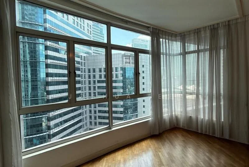 Room features: floor-to-ceiling windows, curtains, wooden flooring, city skyline view; style: modern; view: city.