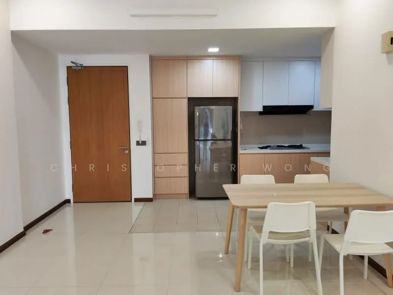 Kitchen features: stainless-steel fridge, built-in oven, 4-burner gas hob, white cabinetry, light-colored countertops, tile backsplash, single-bowl stainless-steel sink, chrome pull-down faucet, dining table with 4 white chairs, cream-colored walls, glossy tile flooring; style: modern.