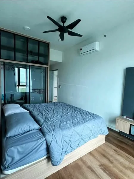 Bedroom features: king-size bed with grey bedding, wooden bed frame, 5-blade ceiling fan, wall-mounted air conditioning unit, built-in wardrobe with glass doors, wooden flooring, large window with natural light, TV console, decorative wall panel; style: modern.