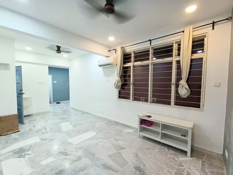 Living features: marble tile flooring, white painted walls, 5-blade ceiling fan, wall-mounted split AC, large windows with red grilles, TV console, decorative wall shelf, curtains, recessed downlights; style: modern.