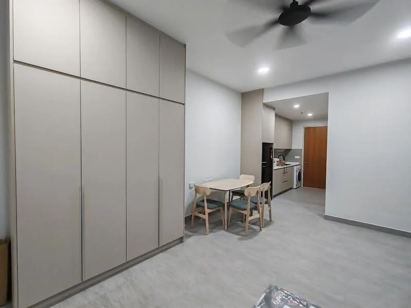 Kitchen features: light grey cabinetry, built-in cabinets, dining table for two, two wooden chairs, stainless-steel fridge, built-in oven, ceramic cooktop, grey tile backsplash, recessed LED downlights, light grey flooring, ceiling fan; style: modern.