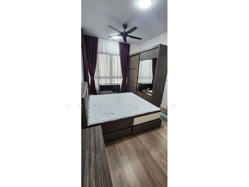 Bedroom features: queen-size bed, wooden headboard, 5-blade ceiling fan with light, floor-to-ceiling windows, sheer curtains, built-in wardrobe with mirror, wooden flooring, decorative area rug; style: modern.