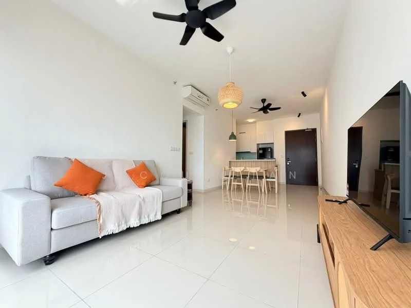 Living features: 3-seater fabric sofa in light grey, orange decorative cushions, wooden TV console, wall-mounted TV, ceiling fan with 3 blades, recessed downlights, white painted walls, glossy ceramic tile flooring, open-plan layout to kitchen, pendant light fixture, dining area with wooden dining table and chairs; style: modern. Kitchen features: kitchen island with seating, stainless-steel appliances, white cabinetry, black countertop, refrigerator, built-in oven, cooktop, exhaust hood; style: modern.