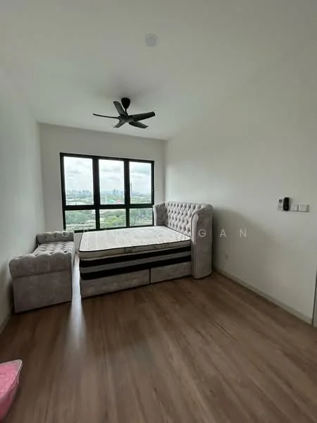 Bedroom features: queen-size bed, upholstered headboard, sofa in light grey fabric, wooden flooring, floor-to-ceiling windows, city view, ceiling fan, white painted walls; style: modern; view: city.