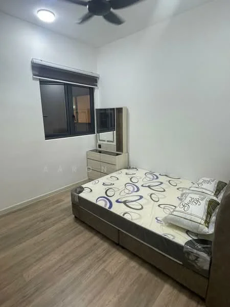 Bedroom features: queen-size bed, upholstered headboard, bedding with decorative pillows, wooden flooring, white painted walls, window with roller blinds, built-in wardrobe with mirror, ceiling fan; style: modern.
