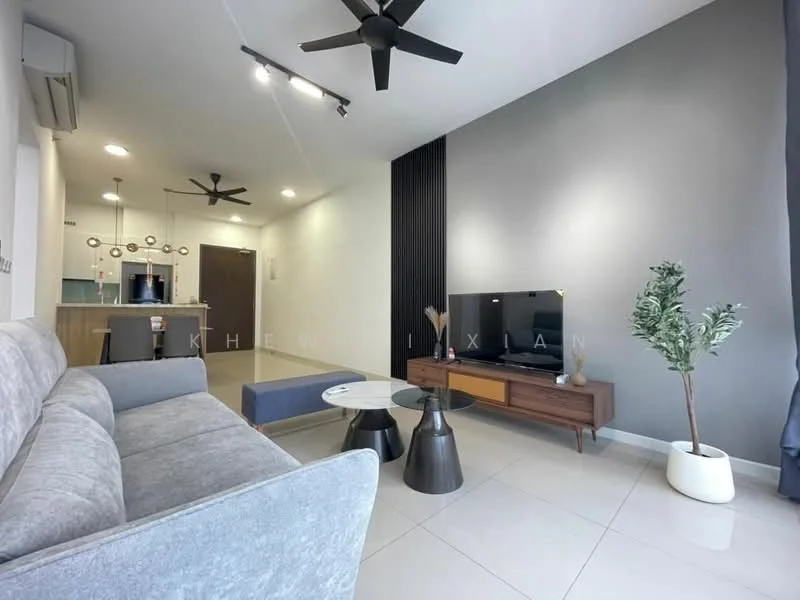 Living features: 3-seater fabric sofa in grey, coffee table, TV console, wall-mounted TV, area rug, ceiling fan, recessed downlights, grey accent wall, white painted walls, tile flooring, decorative plant in pot, wooden side table; style: modern.