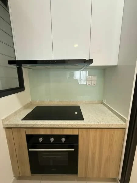 Kitchen features: white upper cabinets, wood lower cabinets, granite countertop, glass backsplash, built-in electric cooktop, built-in oven, 3 control knobs, under-cabinet lighting, tile flooring, window with black frame; style: modern.