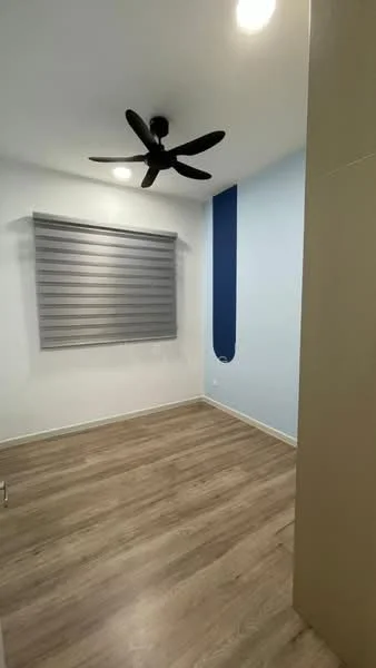Room features: light wood laminate flooring, blue accent wall, white painted walls, ceiling fan, roller blinds, recessed lighting, built-in wardrobe; style: modern.