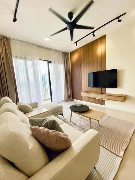 Living features: 3-seater fabric sofa in beige, coffee table, wall-mounted TV, TV console, area rug with geometric pattern, 5-blade ceiling fan with light, floor-to-ceiling windows, sheer curtains, wood accent wall, recessed downlights; style: modern.
