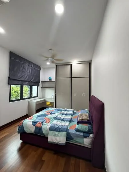 Bedroom features: queen-size bed with purple upholstered headboard, multicolored quilted bedspread, wooden flooring, 3-blade ceiling fan, 2 windows with black roller blinds, built-in wardrobe with sliding doors, study desk with shelf, decorative item on shelf; style: modern; view: garden.