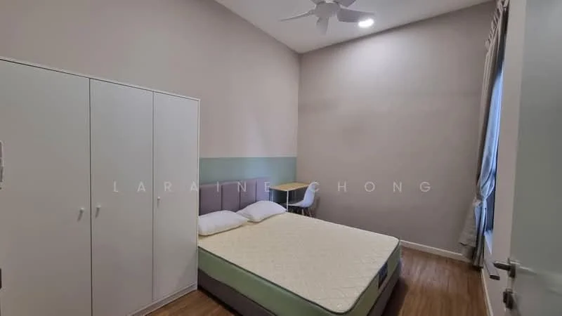 Bedroom features: queen-size bed, upholstered headboard, white painted walls, light grey accent wall, wood laminate flooring, ceiling fan, built-in wardrobe with sliding doors, study desk, window with curtains; style: modern.