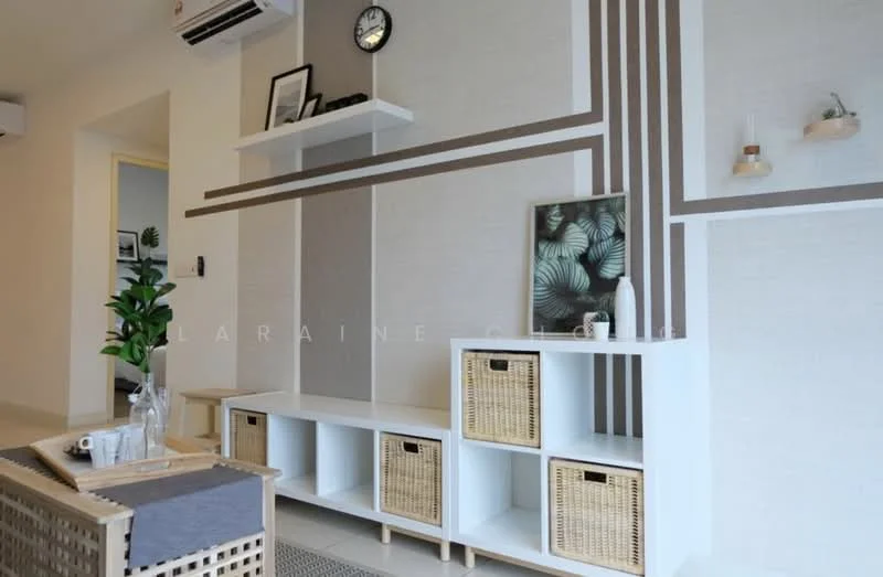 Living features: light beige painted walls, decorative wall stripes in brown, white shelving unit, woven storage baskets, decorative plant in ceramic pot, wall clock, framed artwork with botanical theme, area rug with geometric pattern, air conditioning unit on wall; style: modern.