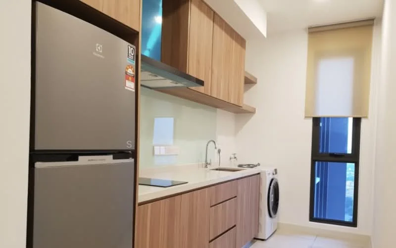 Kitchen features: stainless-steel fridge, built-in oven, ceramic cooktop, single-bowl stainless-steel sink, chrome pull-down faucet, wood cabinetry, white countertop, washing machine, window with roller blinds, light-colored tile flooring, splashback with glass panel; style: modern; view: city.