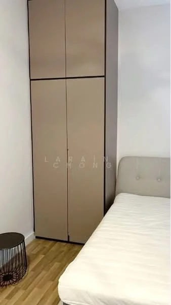 Bedroom features: queen-size bed, upholstered headboard, built-in wardrobe with sliding doors, wooden flooring, decorative side table, metal wire side table, neutral wall colour; style: modern.