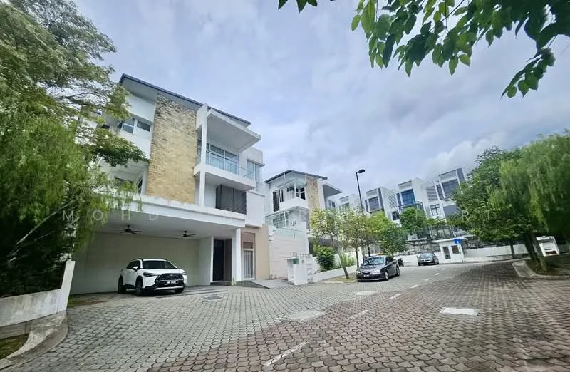 Exterior type: linked terrace house; features: white painted facade, stone cladding, flat roof, 2-storey building, manicured lawn, paved driveway, surrounded by mature greenery, car porch with awning, multiple parking spaces, adjacent to other residential buildings; style: modern.