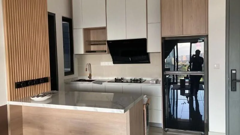 Kitchen features: white cabinetry with flat-panel design, wood accent wall with vertical slats, marble countertop, built-in gas hob, built-in range hood, stainless-steel fridge, single-bowl stainless-steel sink, chrome pull-down faucet, wall-mounted oven, open shelving, tile backsplash, large windows with city view, polished tile flooring; style: modern; view: city.