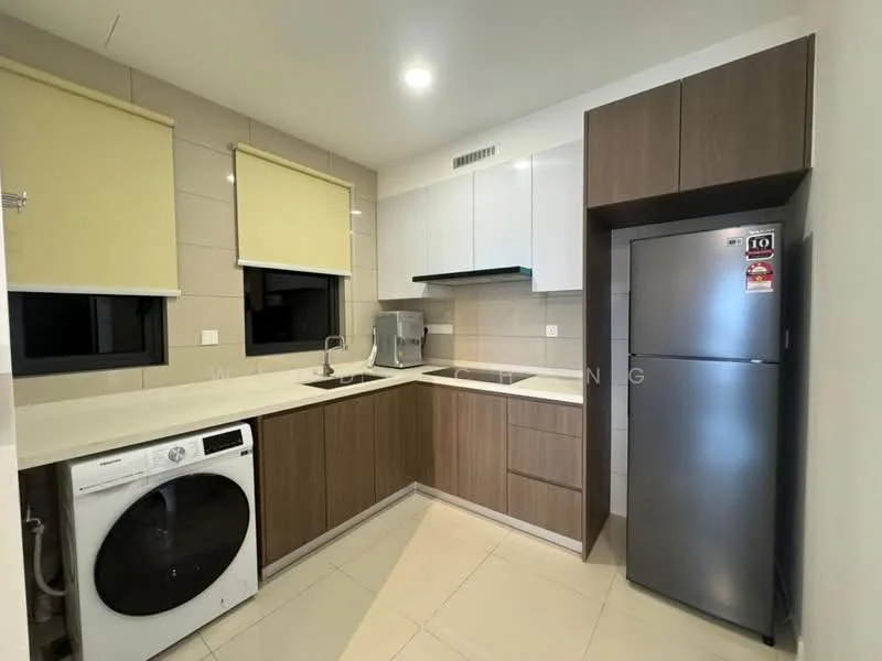 Kitchen features: white upper cabinets, brown lower cabinets, light-colored countertop, single-bowl stainless-steel sink, chrome pull-down faucet, built-in oven, stainless-steel fridge, front-load washing machine, ceramic tile flooring, roller blinds on windows, recessed downlights; style: modern.