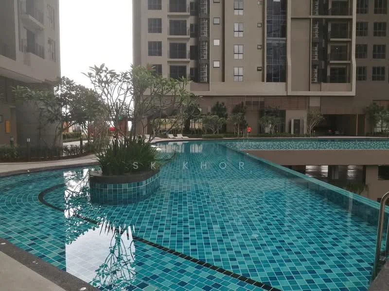 Exterior type: high-rise condominium; features: infinity pool, swimming pool with mosaic tile, landscaped garden with plants, pool deck with loungers, surrounding high-rise buildings, water feature, manicured landscaping; style: modern.
