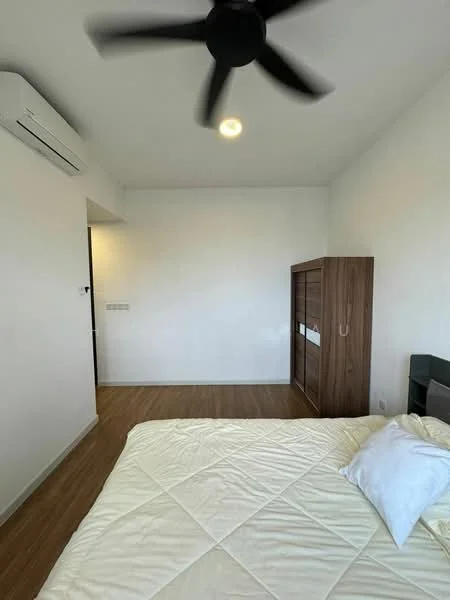 Bedroom features: queen-size bed, light-colored bedding, wooden flooring, white painted walls, ceiling fan, wall-mounted split AC, built-in wardrobe, nightstand; style: modern.