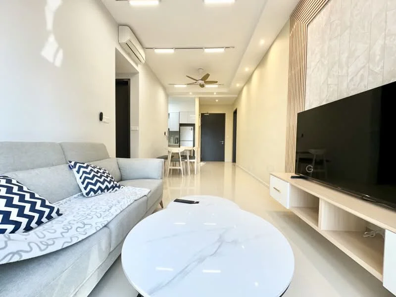 Living features: 3-seater fabric sofa in light grey, decorative cushions with geometric pattern, round marble coffee table, wall-mounted TV, TV console with storage, recessed LED downlights, ceiling fan with light, white painted walls, light-colored flooring, wood panel accent wall; style: modern.