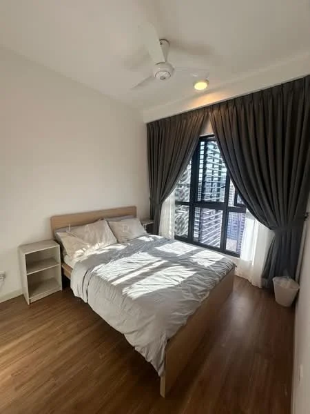 Bedroom features: queen-size bed with light grey bedding, wooden bed frame, 2 bedside tables, 5-blade ceiling fan, floor-to-ceiling windows, blackout curtains, light-colored walls, wooden flooring, wastebasket; style: modern; view: city.