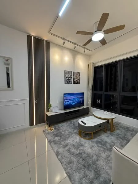 Living features: 5-blade ceiling fan with light, wall-mounted TV, TV console, 2 coffee tables, area rug with geometric pattern, grey plush carpet, white walls with crown moulding, decorative wall panels, recessed LED downlights, floor-to-ceiling windows with sheer curtains; style: modern.