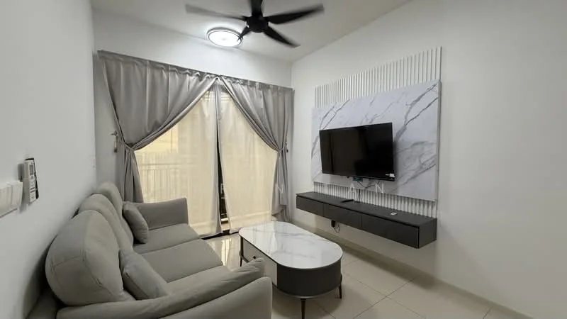 Living features: 3-seater fabric sofa in light grey, coffee table with marble top, wall-mounted TV, TV console with drawers, floor-to-ceiling windows, sheer curtains, ceiling fan with light, light-colored tiled flooring, decorative wall panel with marble design, recessed ceiling lights; style: modern.