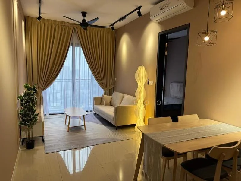 Living features: sofa in beige, coffee table, area rug, floor-to-ceiling windows, curtains in beige, 5-blade ceiling fan with light, decorative floor lamp, indoor plant, dining table with 4 chairs, wall-mounted air conditioning unit; style: modern; view: city.