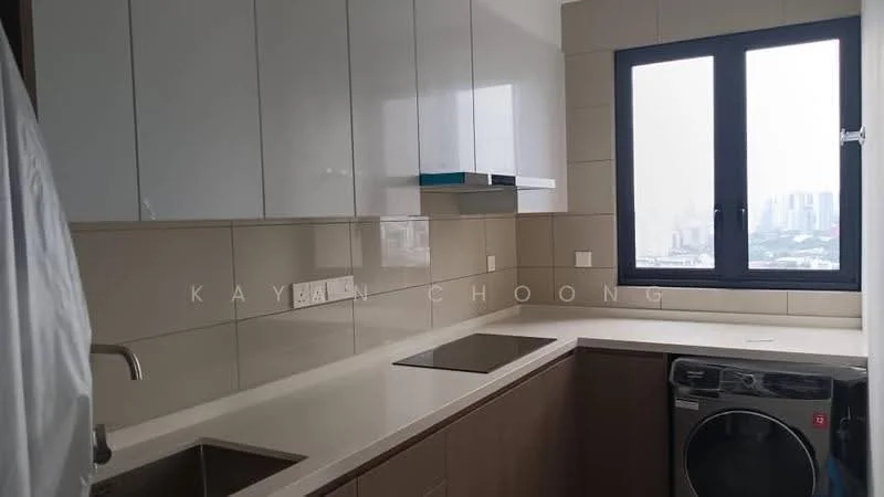 Kitchen features: white high-gloss cabinetry, light grey tiled backsplash, white quartz countertop, built-in induction cooktop, stainless-steel sink, chrome pull-down faucet, built-in oven, front-load washing machine, floor-to-ceiling window, neutral wall colour, recessed downlights; style: modern; view: city.
