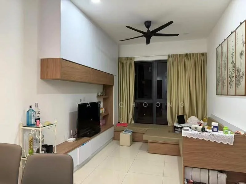 Living features: white painted walls, cream tiled flooring, 5-blade ceiling fan in black, built-in wooden TV console, wall-mounted TV, large sliding glass door, floor-to-ceiling curtains in beige, wooden bench seating, decorative wall art, open shelving unit, various decorative items on shelves; style: modern.