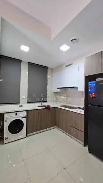 Kitchen features: white upper cabinets, wood lower cabinets, white countertop, stainless-steel sink, chrome pull-down faucet, built-in stove, built-in oven, front-load washing machine, refrigerator, two roller blinds, LED recessed downlights, ceramic tile flooring, neutral wall tiles; style: modern.