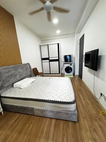 Bedroom features: queen-size bed, upholstered headboard, wooden flooring, 5-blade ceiling fan, wall-mounted TV, built-in wardrobe with sliding doors, freestanding washing machine, wooden chair, decorative wall paneling, recessed ceiling lights; style: modern.