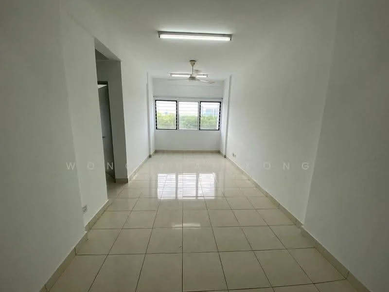 Living features: white painted walls, glossy ceramic tile flooring, 5-blade ceiling fan with light, large windows with horizontal blinds, neutral color scheme, open layout, natural light from windows, no visible furniture; style: modern; view: garden.