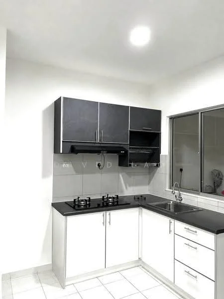 Kitchen features: black laminate upper cabinets, white lower cabinets, black countertop, double-basin stainless-steel sink, chrome pull-down faucet, 2-burner gas hob, tile backsplash, white tiled flooring, large window, recessed ceiling lights; style: modern.