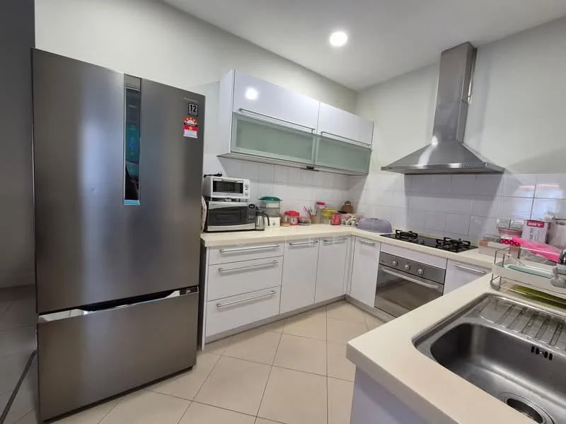 Kitchen features: stainless-steel fridge, built-in oven, freestanding microwave, 4-burner gas hob, stainless-steel range hood, white cabinetry with glass upper cabinets, white countertop, double-bowl stainless-steel sink, tile backsplash, ceramic tile flooring, recessed lighting; style: modern.
