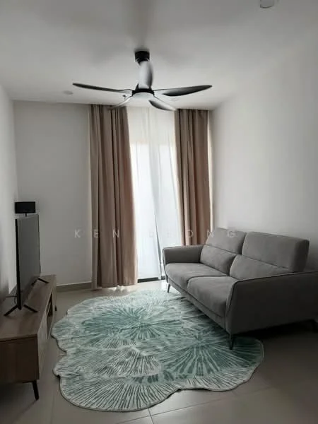 Living features: 3-seater fabric sofa in grey, floor-to-ceiling windows, sheer curtains, 5-blade ceiling fan, TV console, wall-mounted TV, area rug with floral pattern, light-colored walls, tile flooring; style: modern.