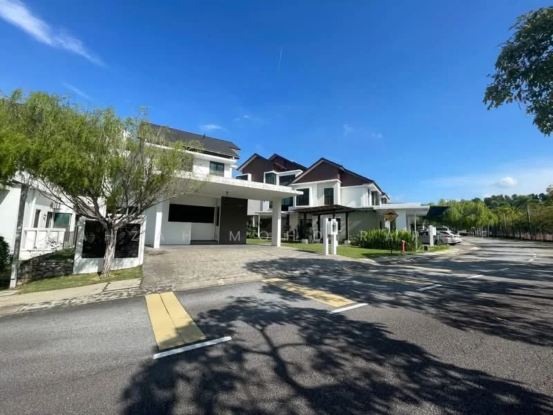 Exterior type: linked terrace house; features: white painted facade, flat roof, 2-storey building, manicured lawn, paved driveway, surrounded by mature greenery, clear blue sky, street view with road markings; style: modern.