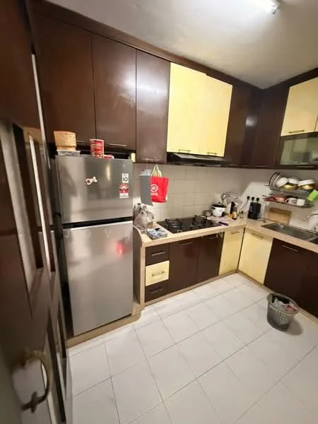 Kitchen features: stainless-steel fridge, 4-burner gas hob, built-in oven, laminate countertop, cream cabinetry, dark wood cabinetry, tile backsplash, white tiled flooring, sink, kitchen utensils, wall-mounted cabinets, open shelving; style: modern.