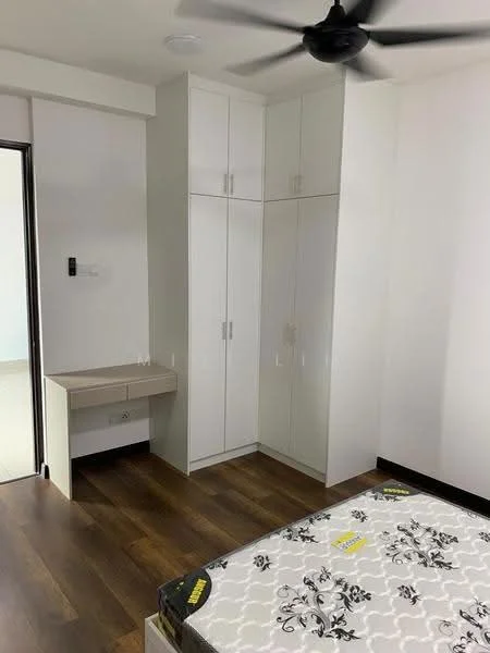 Bedroom features: queen-size bed, wooden flooring, white painted walls, built-in wardrobe with sliding doors, study desk with drawer, ceiling fan, light fixture, window with natural light; style: modern.