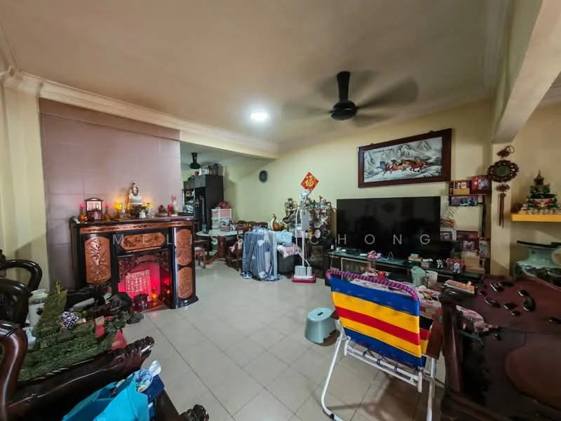 Living features: cream painted walls, tile flooring, 5-blade ceiling fan, wall-mounted TV, wooden TV console, decorative wall art, traditional wooden furniture, Christmas decorations, shelves with decorative items, area rug, seating chairs, coffee table; style: traditional.