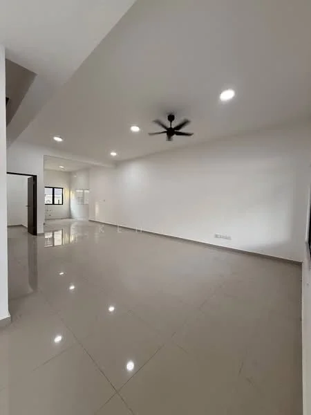 Living features: white painted walls, polished ceramic tile flooring, 5-blade ceiling fan with light, recessed LED downlights, large windows for natural light, open layout, neutral color scheme, high ceiling; style: modern.