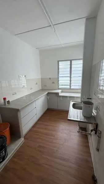 Taman Lip Sin Block 1, 3 & 5 — 4 for rent · 6 for sale
