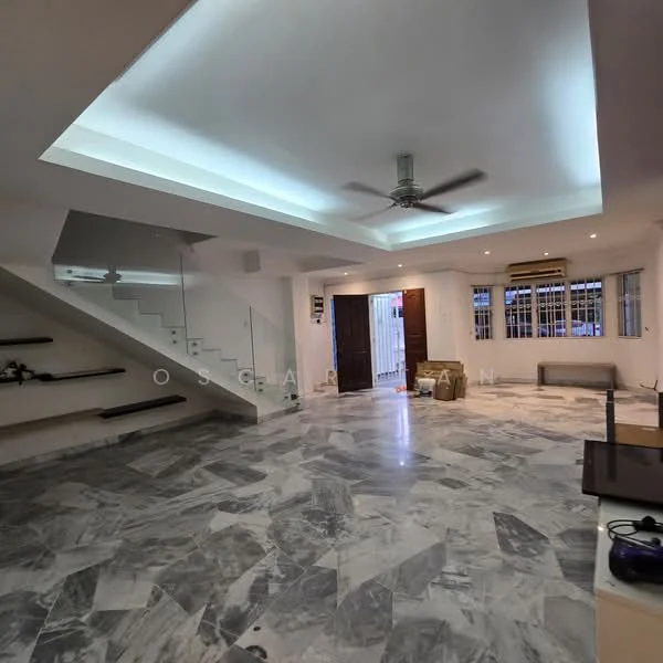 Living features: marble flooring, tray ceiling with recessed lighting, 5-blade ceiling fan, large windows with natural light, glass railing staircase, neutral wall color, open layout, wall-mounted TV, sofa, coffee table; style: modern.